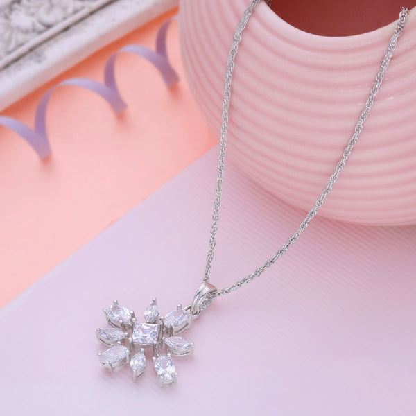 Sterling Silver Snowflake Necklace Pendant (Silver Colour)